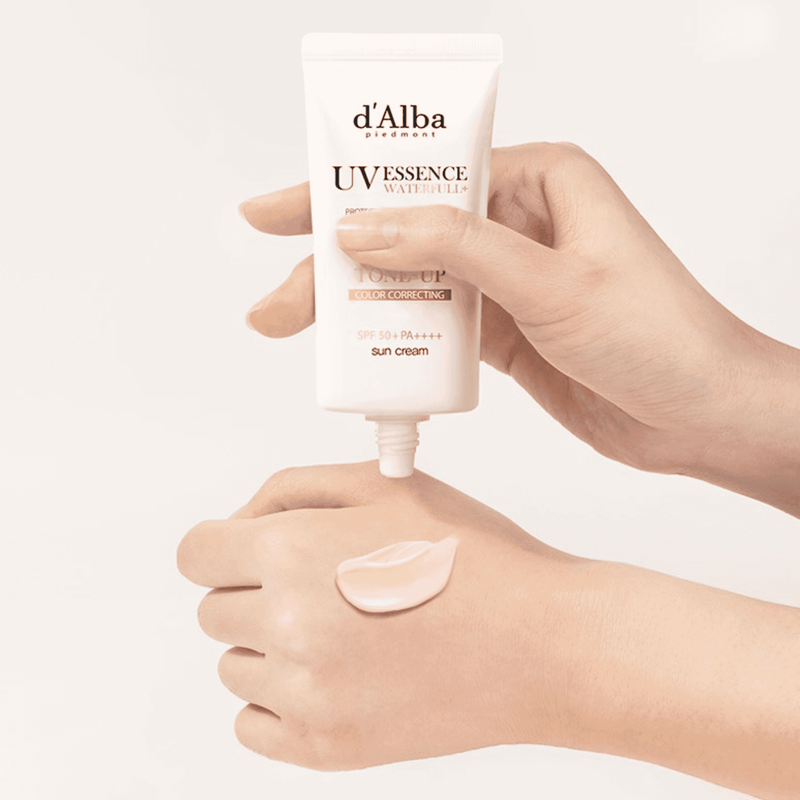 D’ALBA Waterfull Tone-Up Cream Application onto the Skin
