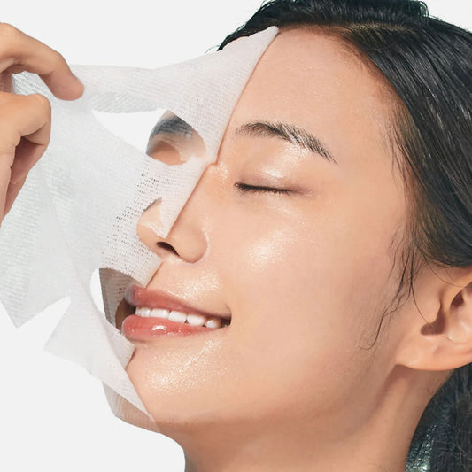 ISNTREE Mugwort Calming Gauze Mask (1pcs) Application on the face