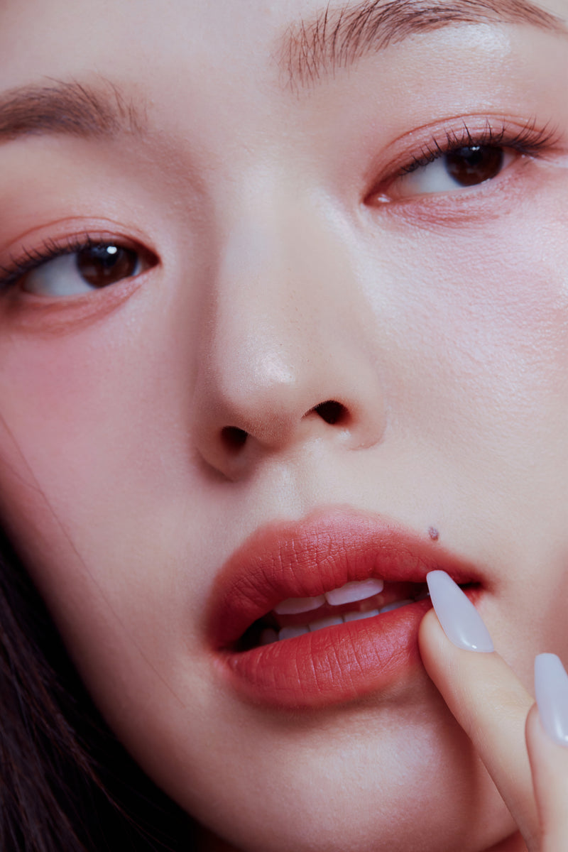 Muzigae Mansion Objet Liquid (6ml) - 24 colours MODEL APPLICATION