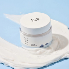 Roundlab 1025 Dokdo cream moisturiser texture